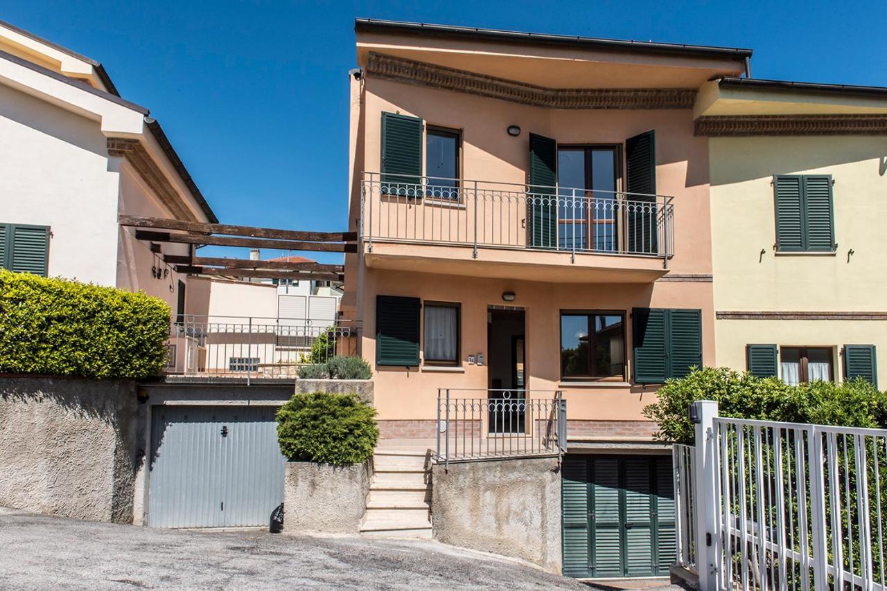 S130 - Sirolo, Deliziosa Villetta Con Terrazzo Extérieur photo