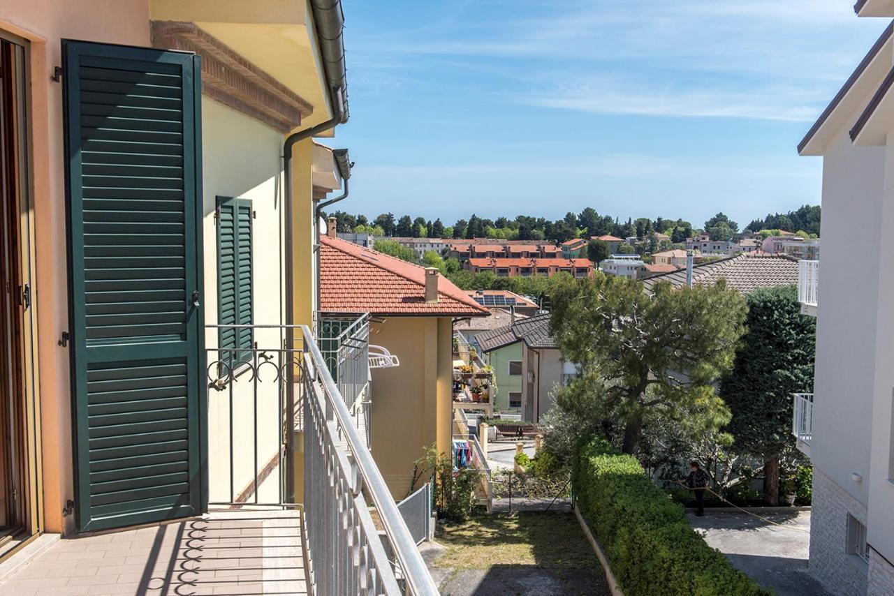 S130 - Sirolo, Deliziosa Villetta Con Terrazzo Extérieur photo